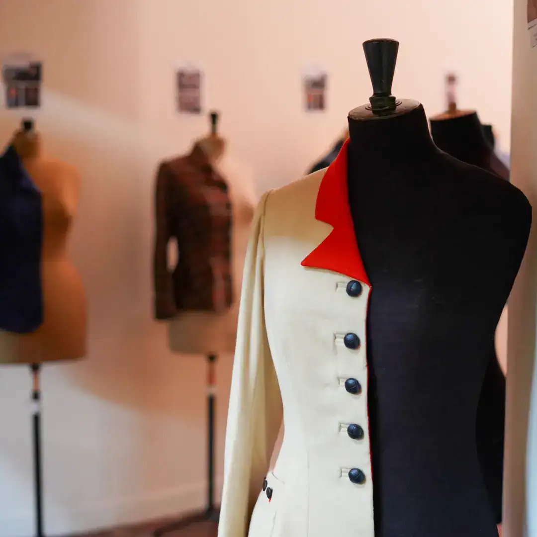 école de costumier Montreuil. 